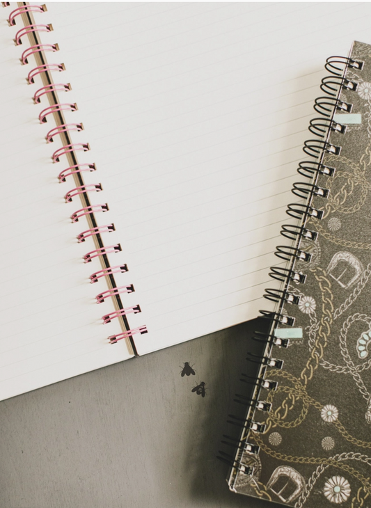 Noteworthy *Lux-Black